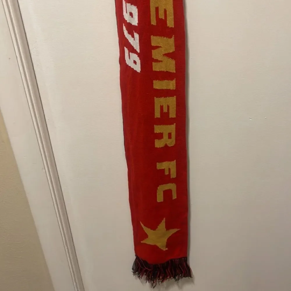 Florida premiere Scarf